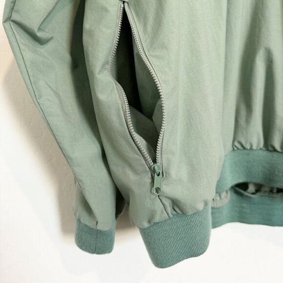 Izod Vintage V-Neck Pullover Nylon Golf Windbreaker Shirt Top Embroidered Vtg XL - Picture 3 of 7